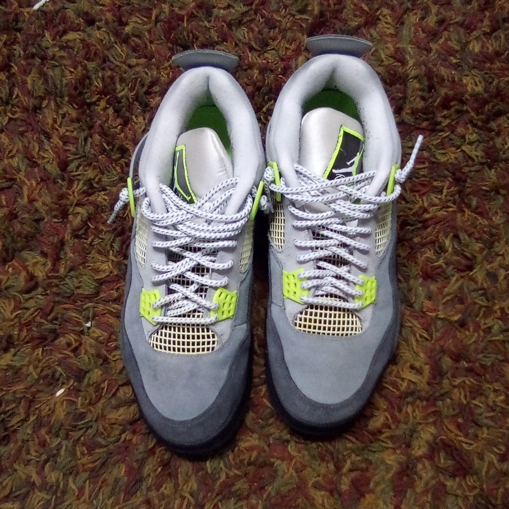 Air Jordan 4